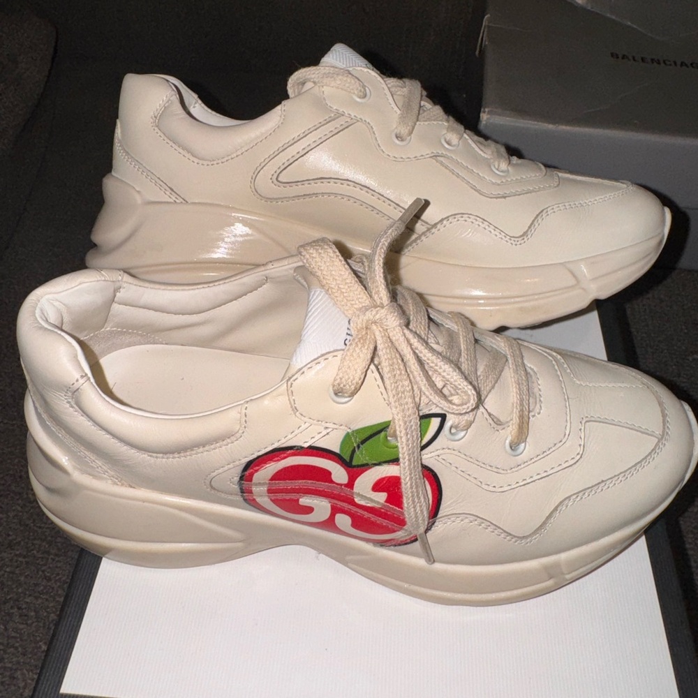 Unisex Gucci Lace Sneaker